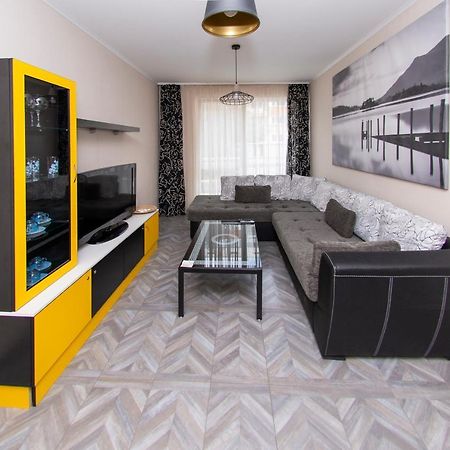 Double Room Flat In The Heart Of Students Town Sofia Luaran gambar