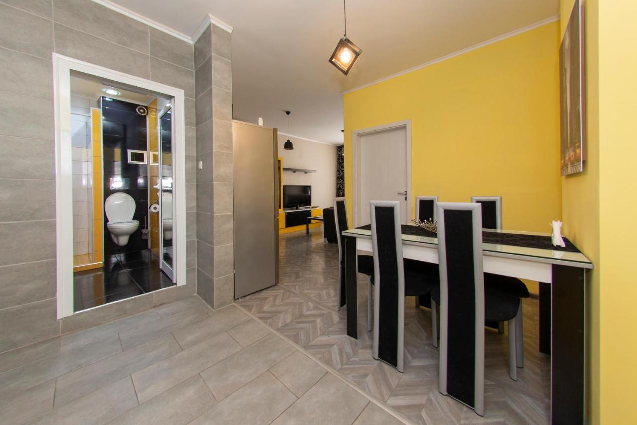 Double Room Flat In The Heart Of Students Town Sofia Luaran gambar